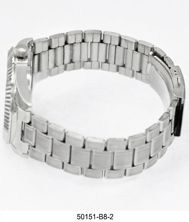 5015 - Reloj con banda de metal en caja
