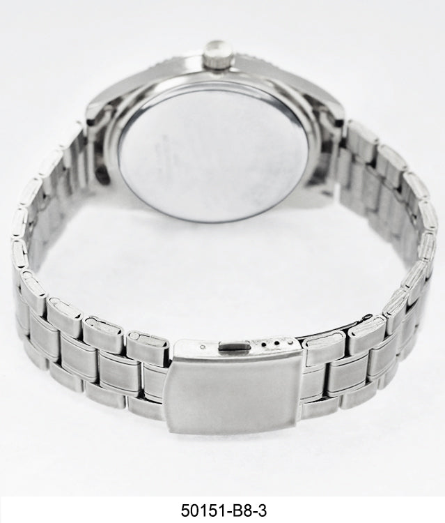 5015 - Reloj con banda de metal en caja